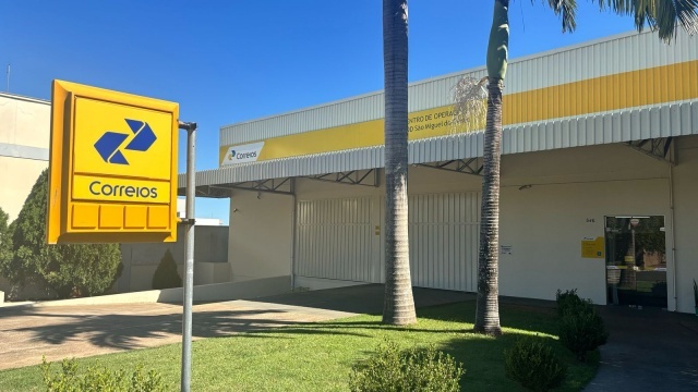 Trabalhadores dos Correios entram em greve