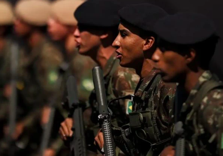 Novas diretrizes do Exército: saiba o que militares podem e não podem fazer