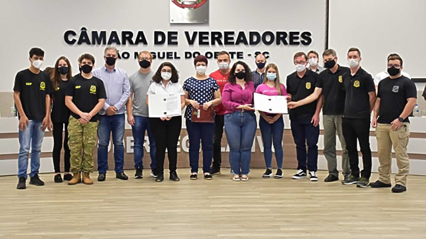 Câmara presta homenagem póstuma ao perito criminal Luiz Maran