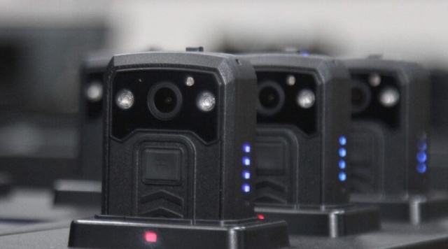 Justiça investe R$ 100 milhões em câmeras corporais para 16 estados, e SC fica de fora