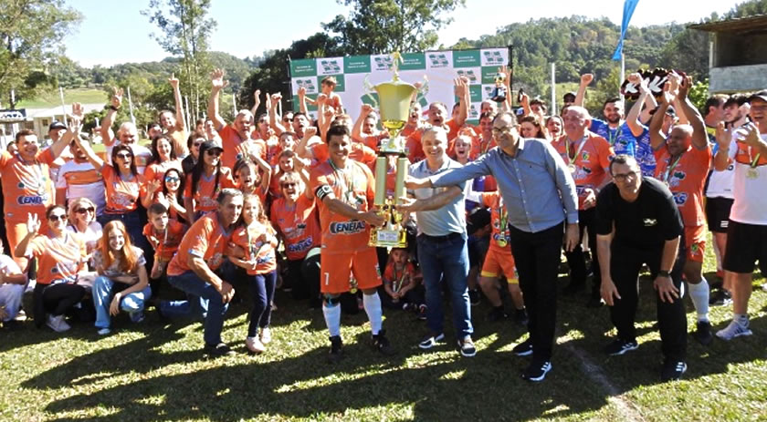 Pérola conquista Municipal de Futebol no veterano