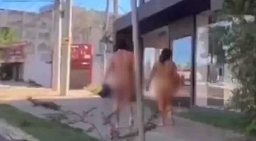 Casal caminha nu pelas ruas de Goiânia, invade salão de beleza e destrói local. Veja vídeo