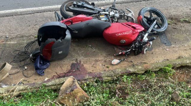 Motociclista morre após colisão com carreta na SC-157