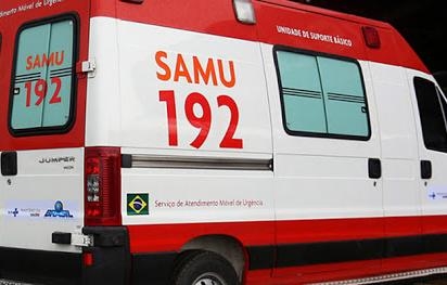 Homem é encaminhado ao hospital após sofrer queda de telhado