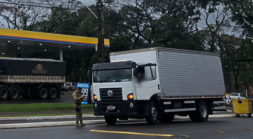 Colisão entre caminhão e ciclista é registrada