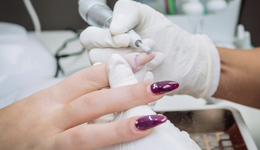 Esmaltes tóxicos: Anvisa proíbe unhas de gel que causam câncer e infertilidade