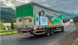 Chapecó envia novo comboio com mais de 20 caminhões de donativos ao RS