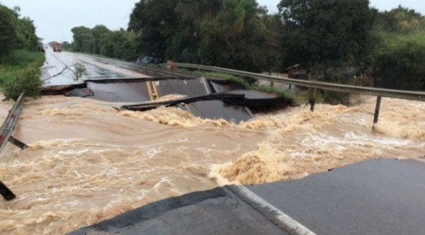 320 milímetros em 24 horas: municípios do RS já têm três vezes o volume de chuva previsto para o mês de abril