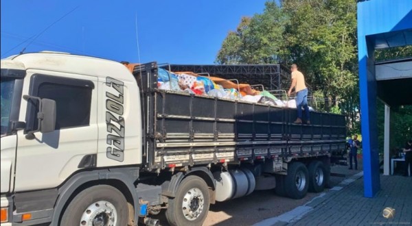 Primeiros caminhões com doações saem de São Miguel do Oeste rumo ao RS